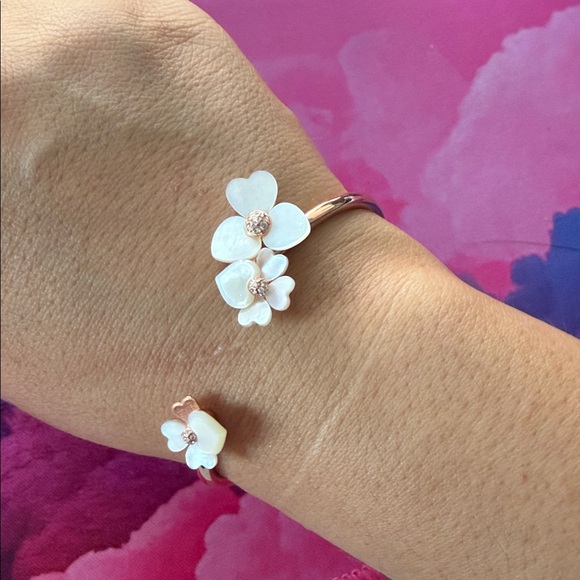 Elegant Kate spade Floral Bracelet with White Accents - Picture 2 of 3